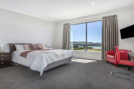 Photo of property in 27 Waitaria Terrace, Aotea, Porirua, 5024