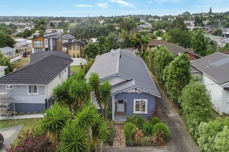 Photo of property in 9 Tahi Terrace, Glen Eden, Auckland, 0602