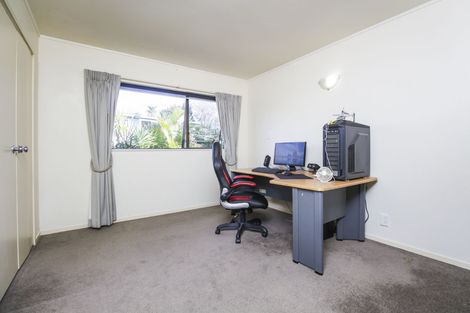 Photo of property in 164 Sturges Road, Henderson, Auckland, 0612