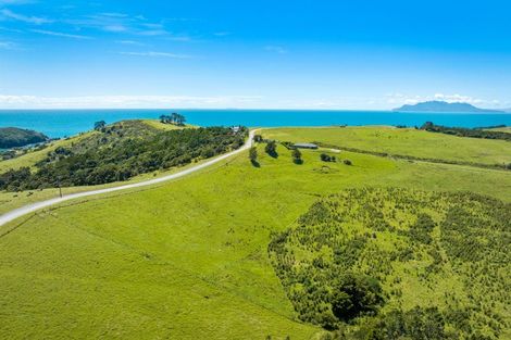 Photo of property in 98 Cape Rodney Road, Leigh, 0985