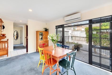 Photo of property in 11 Amberly Rise, Helensville, 0800