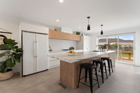 Photo of property in 51b Omata Road, Marfell, New Plymouth, 4310