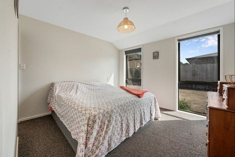 Photo of property in 15a Frederick Place, Whalers Gate, New Plymouth, 4310
