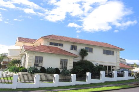 Photo of property in 2 Kerridge Close, Shamrock Park, Auckland, 2016