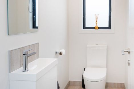 Photo of property in 58 Kanuka Drive, Hokowhitu, Palmerston North, 4410