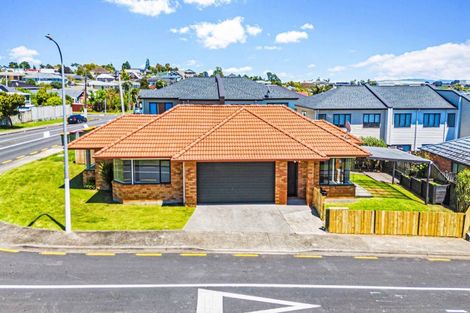 Photo of property in 2 Pantera Way, Hillpark, Auckland, 2102