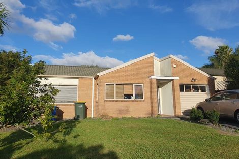 Photo of property in 17 Blueridge Close, Sunnyvale, Auckland, 0612