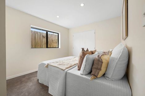 Photo of property in 29b Edgewater Drive, Pakuranga, Auckland, 2010