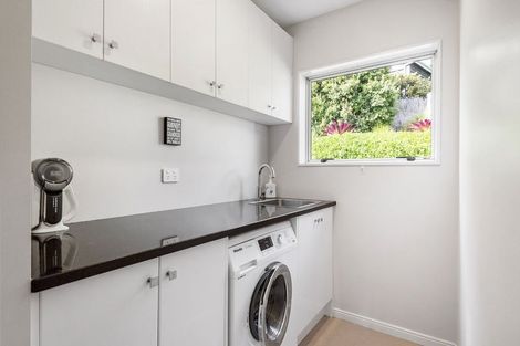 Photo of property in 7 Bushglen Court, Browns Bay, Auckland, 0630