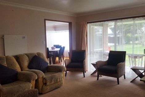 Photo of property in 2/4 Mcleod Road, Weymouth, Auckland, 2103
