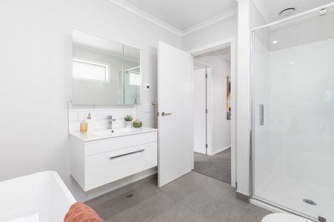 Photo of property in 60 Hokioi Drive, Kenepuru, Porirua, 5022