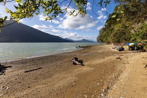 Photo of property in 600 Moetapu Bay Road, Moetapu Bay, Picton, 7282