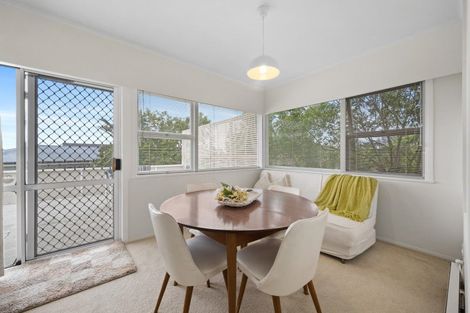 Photo of property in 125 Reeves Road, Pakuranga Heights, Auckland, 2010