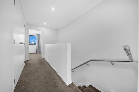 Photo of property in 4/29 Normandy Place, Henderson, Auckland, 0610