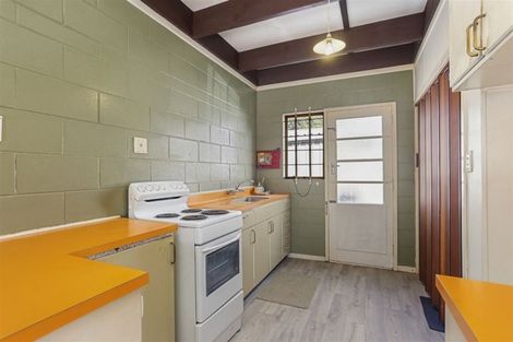 Photo of property in 2/16 Valron Road, Te Atatu South, Auckland, 0602