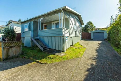 Photo of property in 33 Hutchinson Avenue, New Lynn, Auckland, 0600