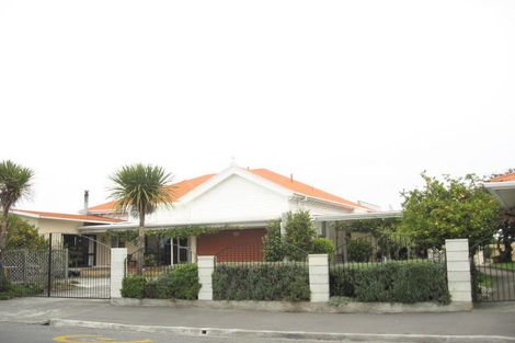 Photo of property in 4 Colenso Avenue, Hospital Hill, Napier, 4110