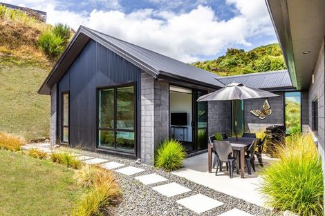 Photo of property in 13 Sparrowhawk Way, Kinloch, Taupo, 3377