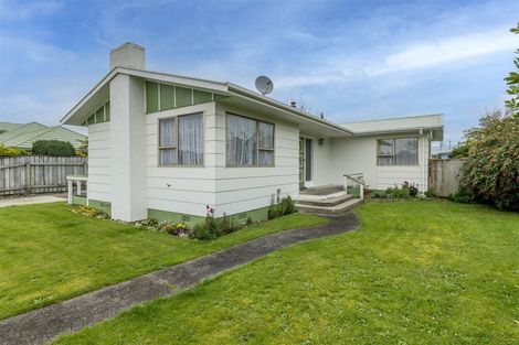 Photo of property in 16 Matipo Street, Levin, 5510