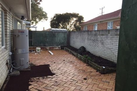 Photo of property in 2/4046 Great North Road, Glen Eden, Auckland, 0602