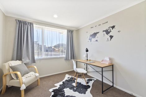 Photo of property in 15 Castleton Way, Flagstaff, Hamilton, 3210