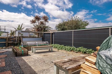 Photo of property in 29 Romilly Street, Westport, 7825