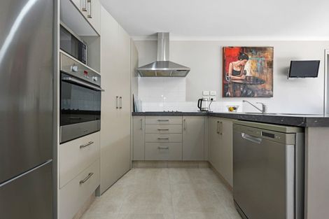 Photo of property in 28 Edgeview Crescent, Fitzroy, Hamilton, 3206