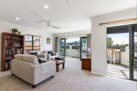 Photo of property in 201 Ocean Road, Whangamata, 3620