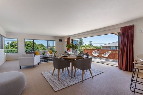 Photo of property in 35 Tindalls Bay Road, Tindalls Beach, Whangaparaoa, 0930