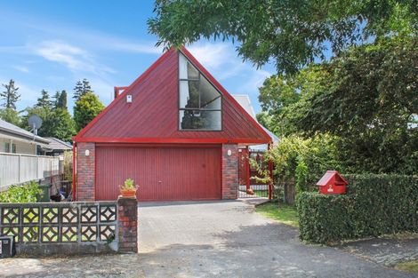 Photo of property in 2 Montgomery Terrace, Hokowhitu, Palmerston North, 4410