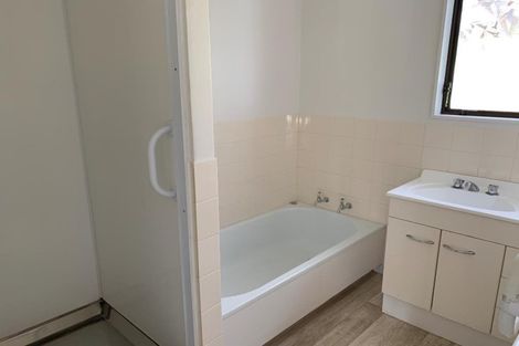 Photo of property in 2/4 Eagle Place, Red Beach, 0932