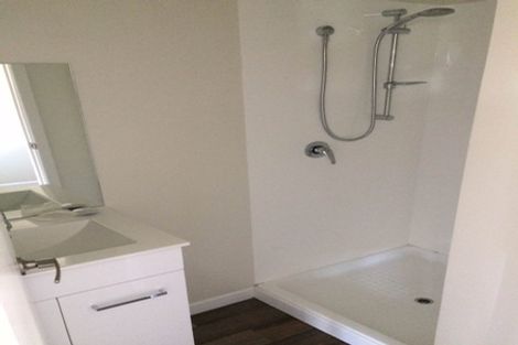 Photo of property in 98 Tirimoana Road, Te Atatu South, Auckland, 0602