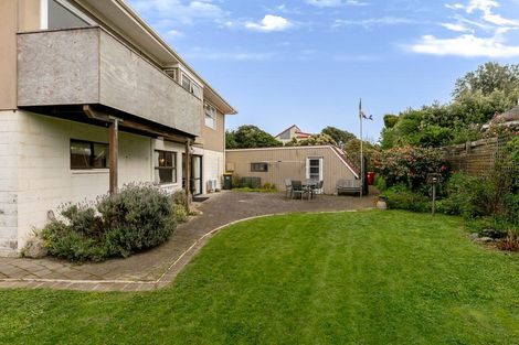 Photo of property in 12 Ara Kuaka, Waikanae Beach, Waikanae, 5036