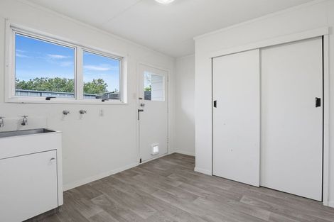 Photo of property in 1 Dunk Place, Milson, Palmerston North, 4414