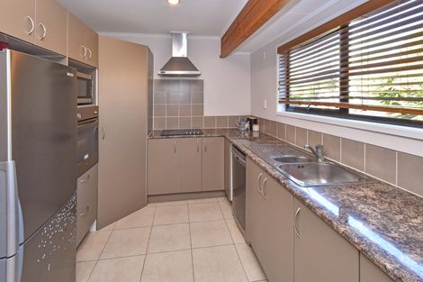 Photo of property in 16 Pinehurst Place, Wattle Downs, Auckland, 2103