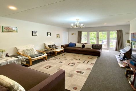 Photo of property in 15 Holdsworth Avenue, Trentham, Upper Hutt, 5018