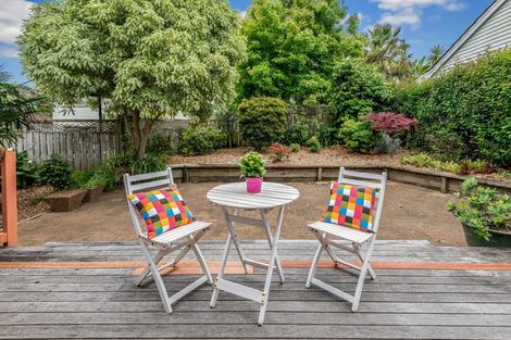Photo of property in 2/24 Parkhill Road, Mellons Bay, Auckland, 2014