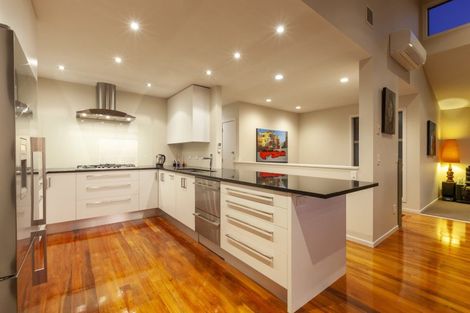 Photo of property in 52 The Parade, Paekakariki, 5034