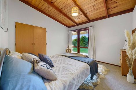 Photo of property in 7 Hillcroft Road, Horokiwi, Wellington, 5016