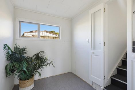 Photo of property in 128 Pikarere Street, Titahi Bay, Porirua, 5022