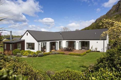 Photo of property in Butel Park, 30 Essex Avenue, Arrowtown, 9302