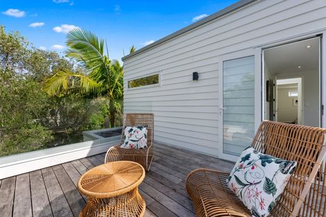 Photo of property in 15c Rodney Road, Northcote Point, Auckland, 0627