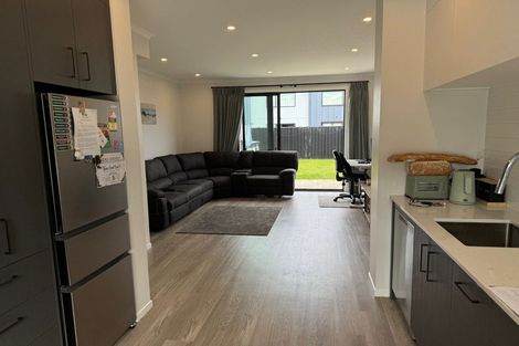 Photo of property in 19 Leo Waikari Crescent, Wallaceville, Upper Hutt, 5018