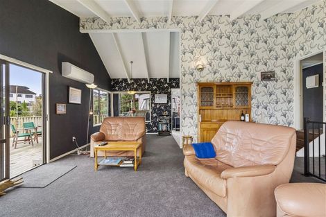 Photo of property in 1/15 Gwenand Place, Botany Downs, Auckland, 2010