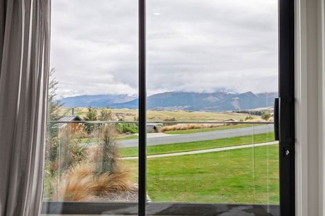 Photo of property in 35 Jacks Point Rise, Jacks Point, Queenstown, 9371
