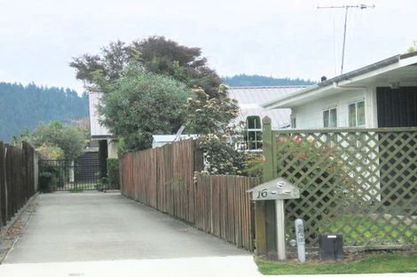 Photo of property in 16 Bowling Road, Greenmeadows, Napier, 4112