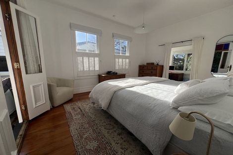 Photo of property in 19 Lake Road, Devonport, Auckland, 0624