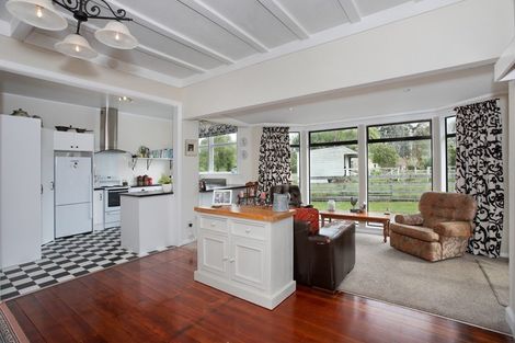 Photo of property in 60 Johnson Street, Bulls, 4818