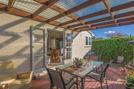 Photo of property in 3 Glasgow Street, Takaro, Palmerston North, 4412
