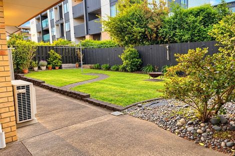 Photo of property in 25a Astley Avenue, New Lynn, Auckland, 0600